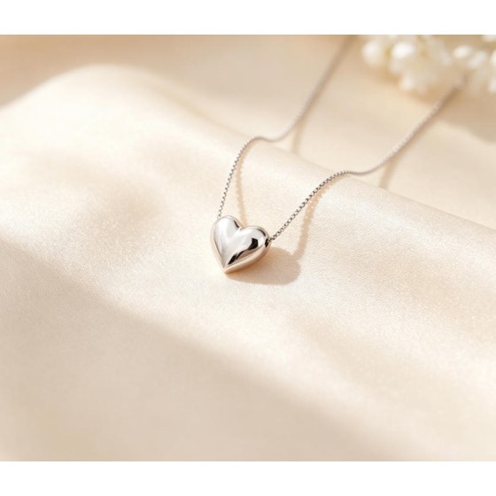 Minimalist Heart Pendant Necklace for Women Dainty Love Charm Jewelry Everyday Wear